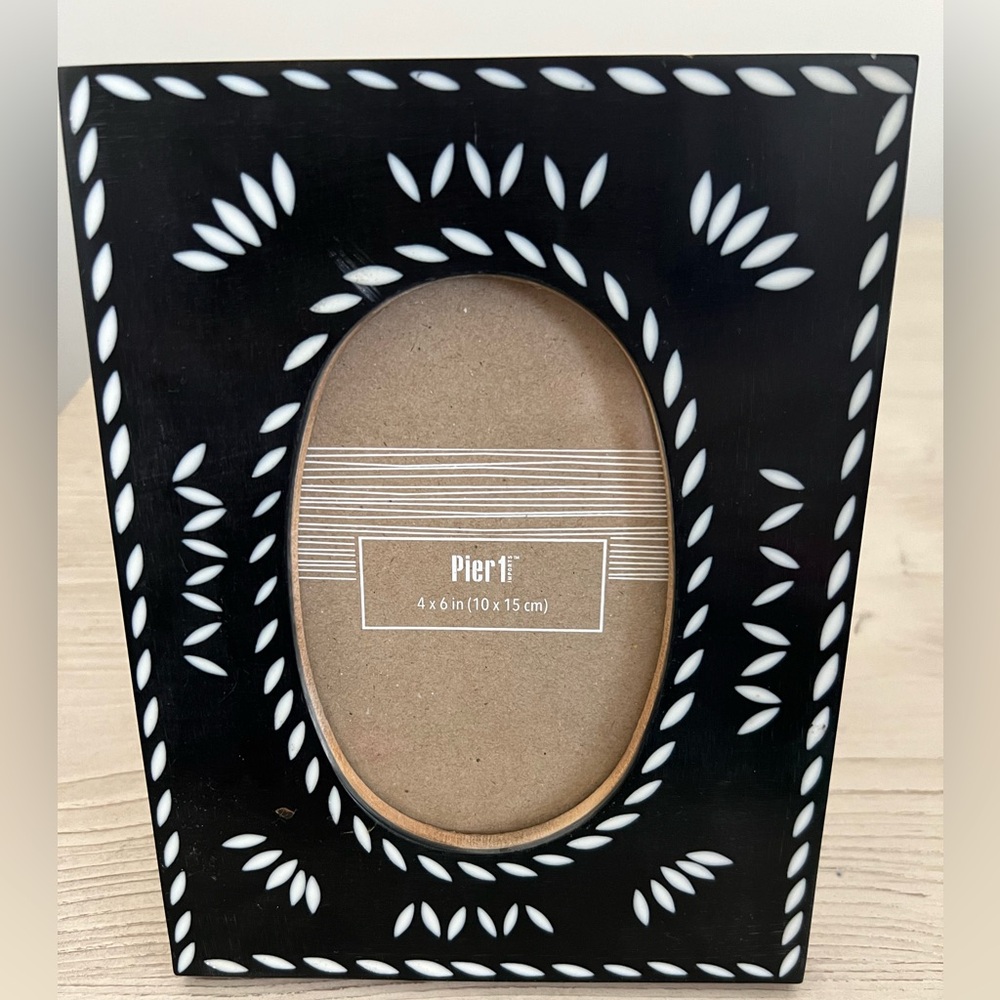 Pier 1 4”x6” Picture Frame